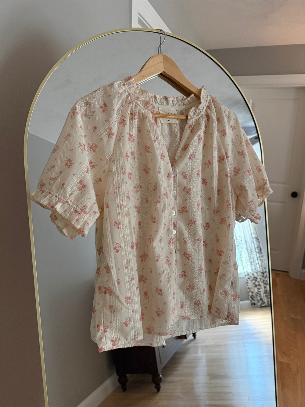 Cream Floral Puff-Sleeve Button Front Blouse